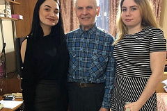 Ребята из «Каховских ромашек» посетили дом престарелых